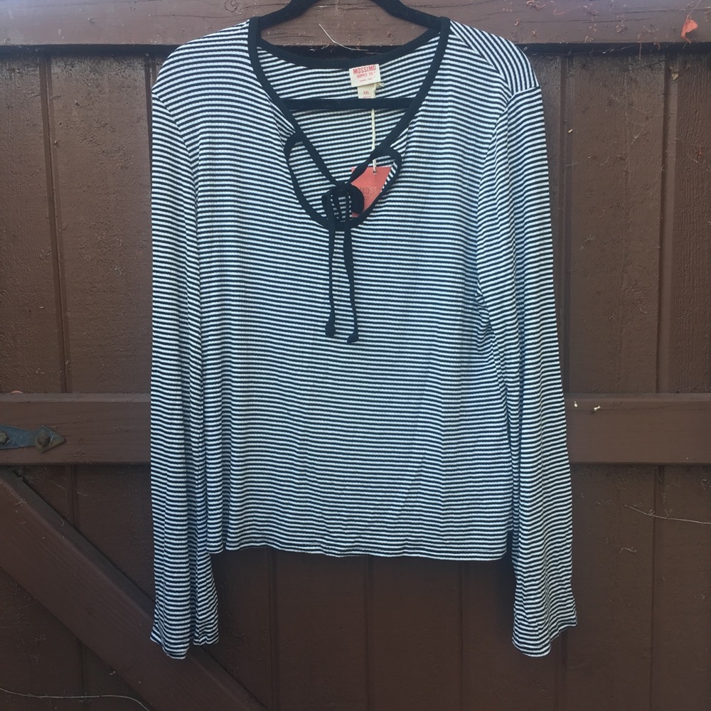 New with tags mossimo Black Top